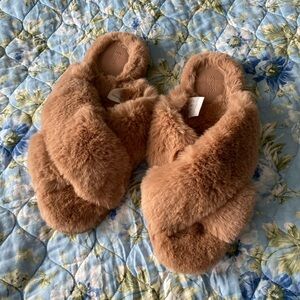 Tan fuzzy slippers size XL 11/12 like new